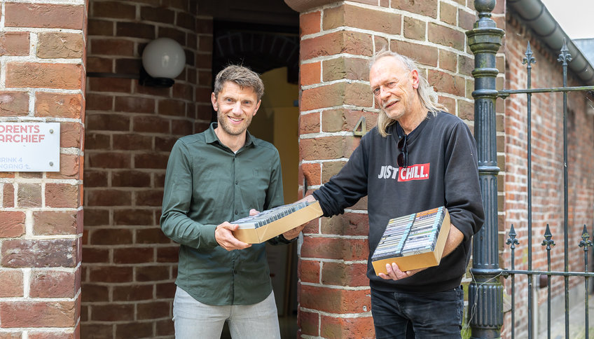 Overdracht van het Drents Poparchief 